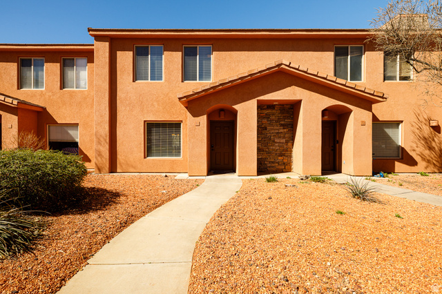 6 300th Road North, Unit I6 Kanab, UT 84741 - Photo 8 of 37 View of front facade with stucco siding