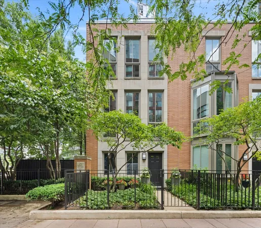 $12,500 | 447 North McClurg Court, Unit 447, Chicago, IL 60611