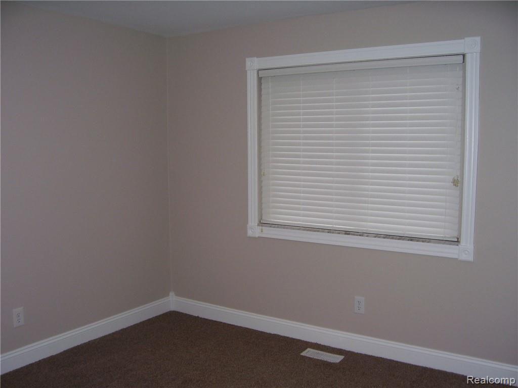 29582 Hoover Road Warren, MI 48093 - Photo 14 of 16