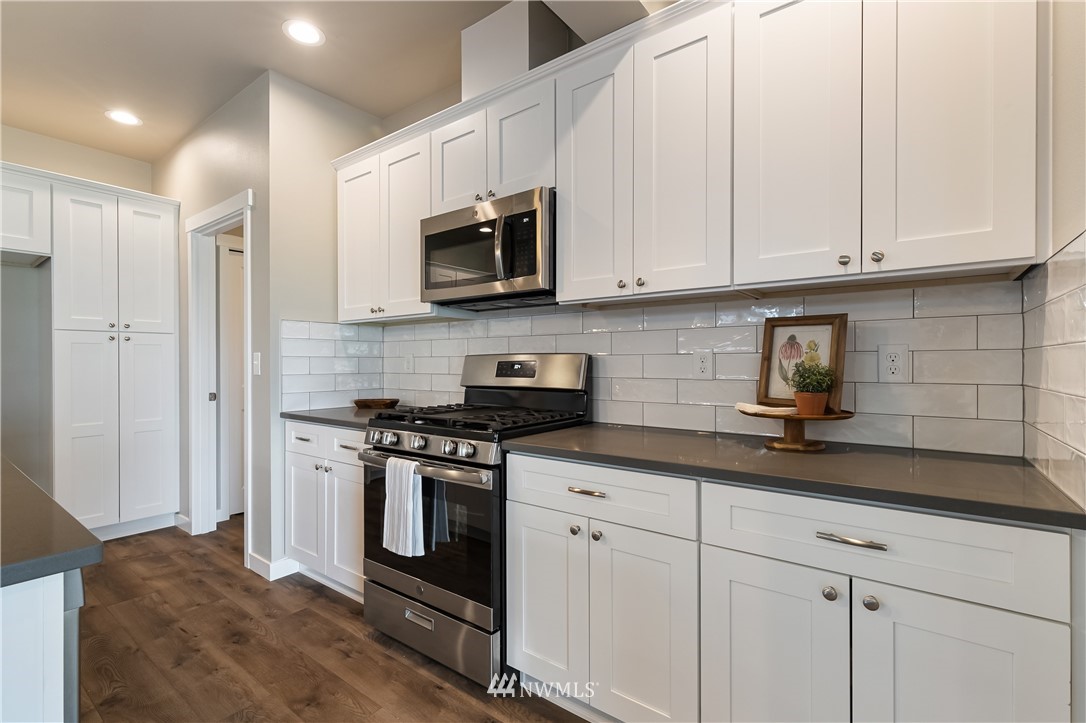 6933 Red Ridge Drive, Unit B Lynden, WA 98264 - Photo 11 of 31 Gallery Image 11
