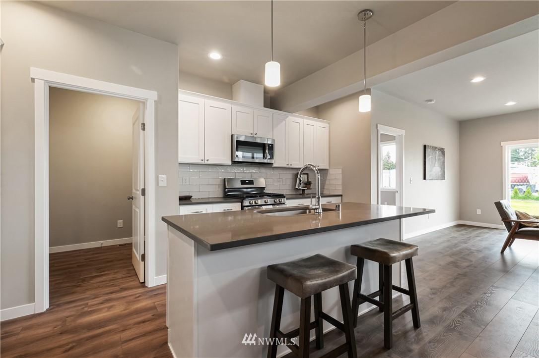6933 Red Ridge Drive, Unit B Lynden, WA 98264 - Photo 7 of 31 Gallery Image 7