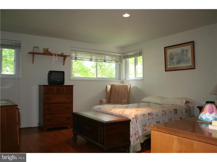 265 Ellis Road Havertown, PA 19083 - Photo 11 of 21 Bedroom - Main