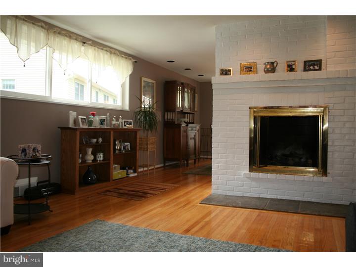 265 Ellis Road Havertown, PA 19083 - Photo 4 of 21
