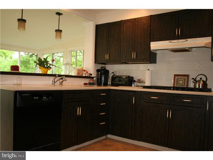 265 Ellis Road Havertown, PA 19083 - Photo 7 of 21 Kitchen