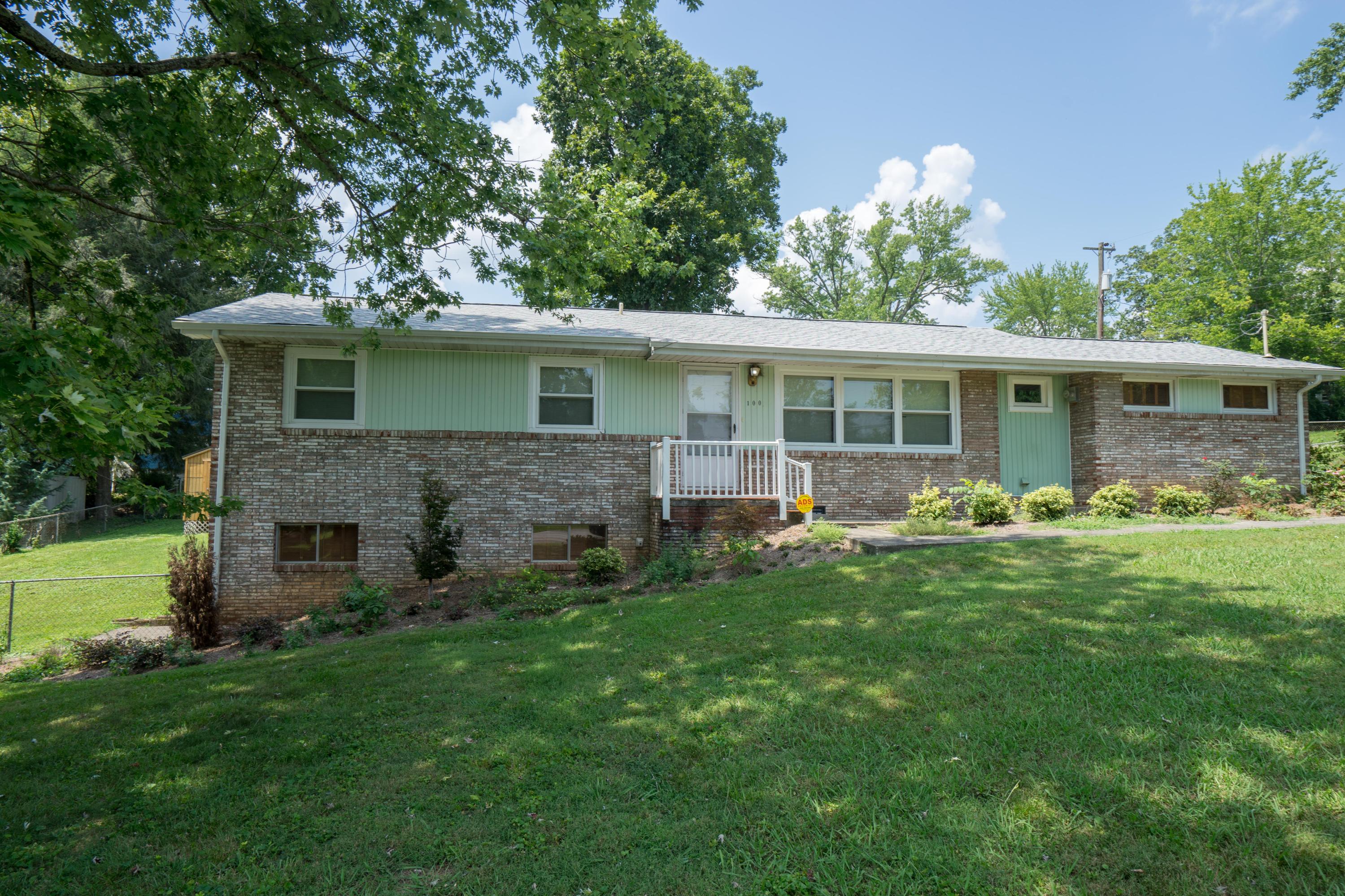 100 Wayside Road Oak Ridge, TN 37830 - Photo 1 of 20 DSC09923
