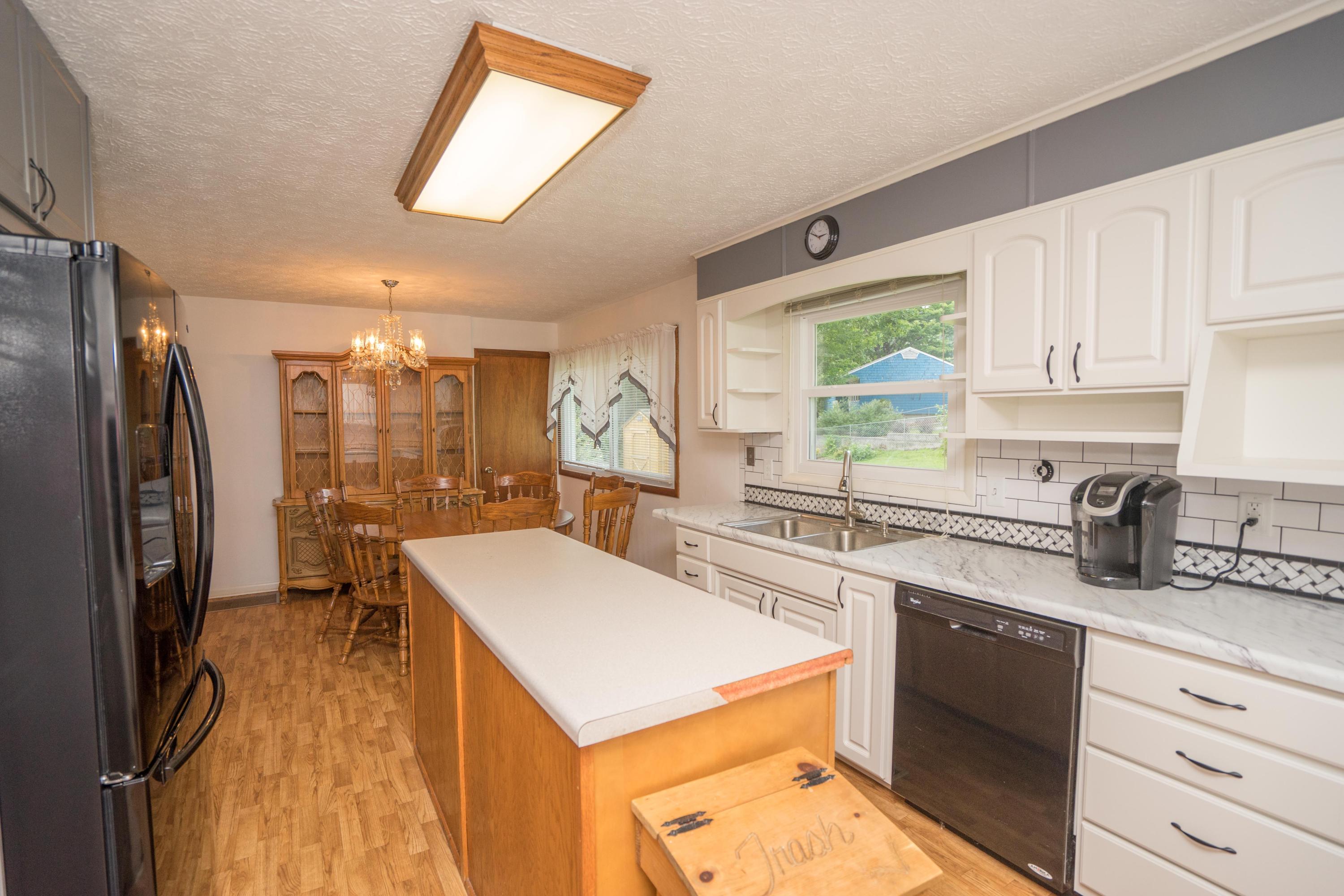 100 Wayside Road Oak Ridge, TN 37830 - Photo 8 of 20 DSC09940