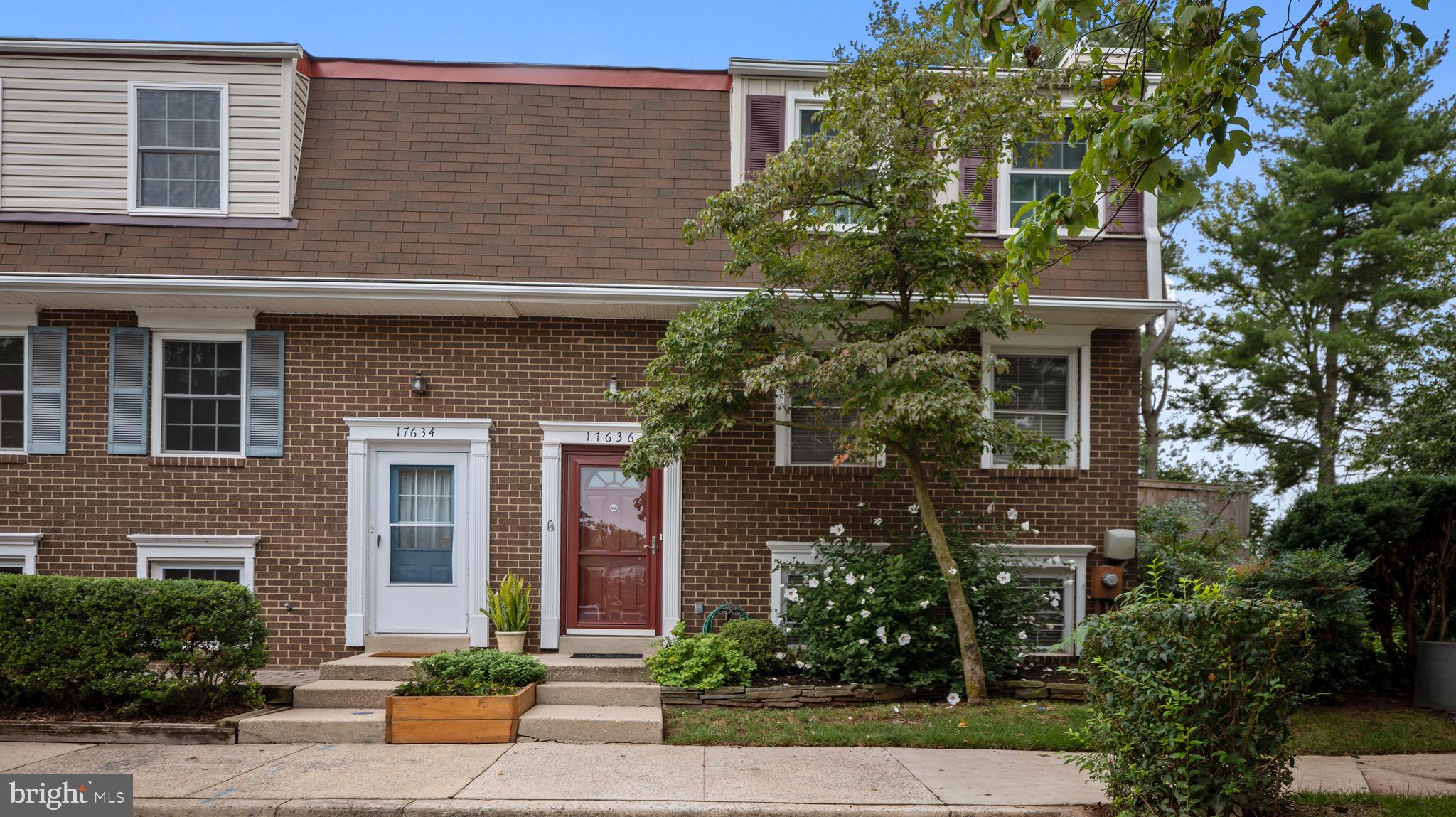 End unit With back yard facing school yard