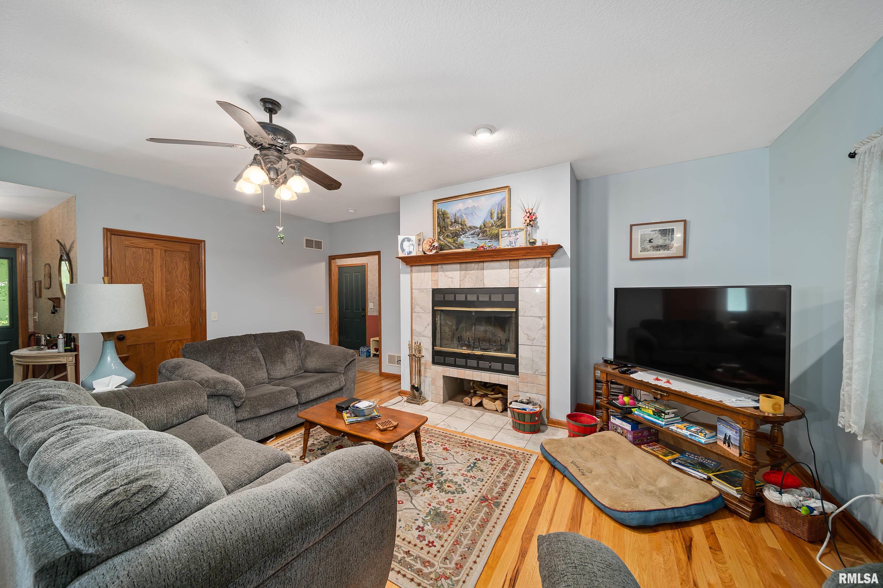 9909 132nd St Court West Taylor Ridge, IL 61284 - Photo 5 of 29 Gallery Image 5
