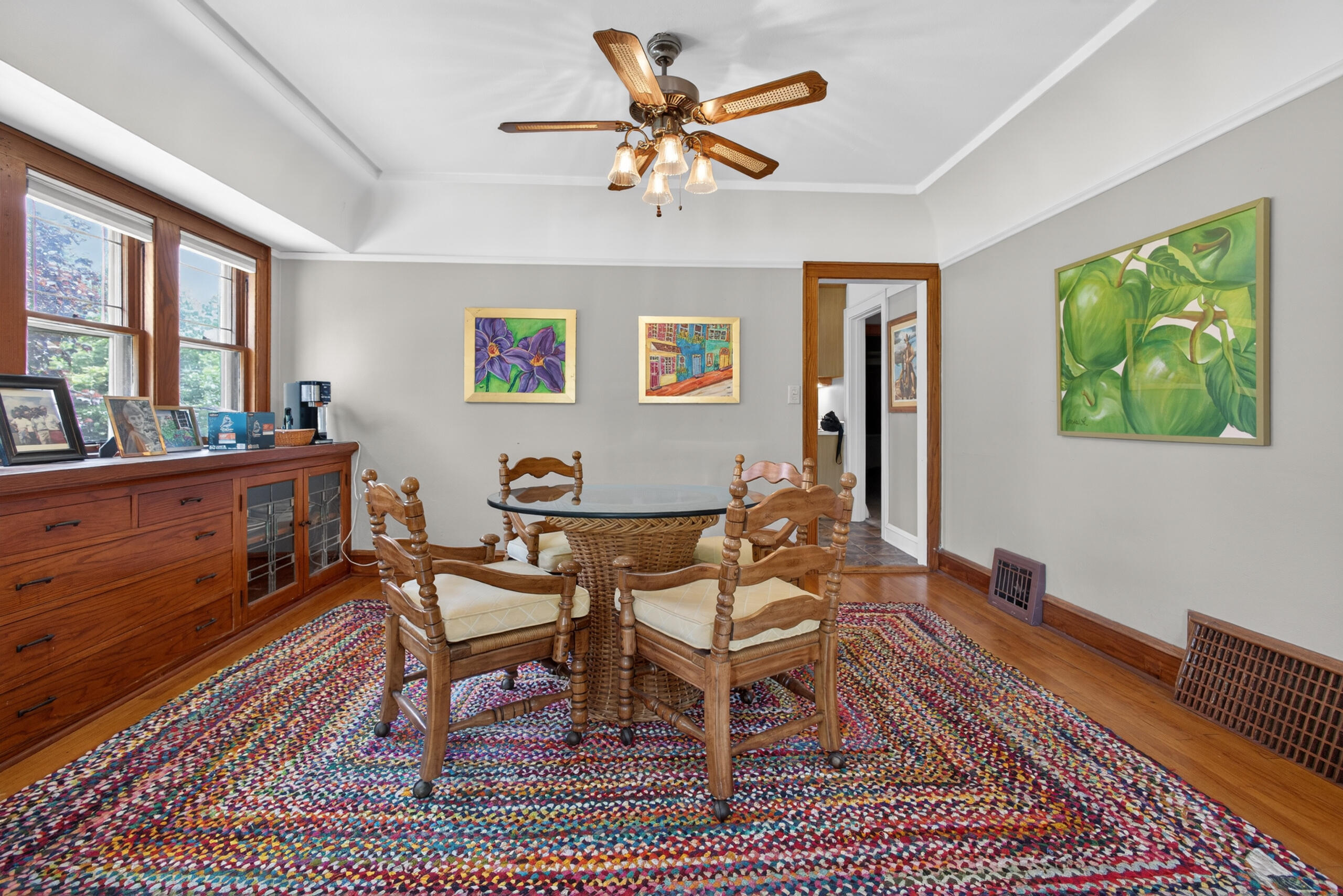 2029 West Donges Bay Road, Unit 2031 Mequon, WI 53092 - Photo 10 of 68 Dining Room - Lower