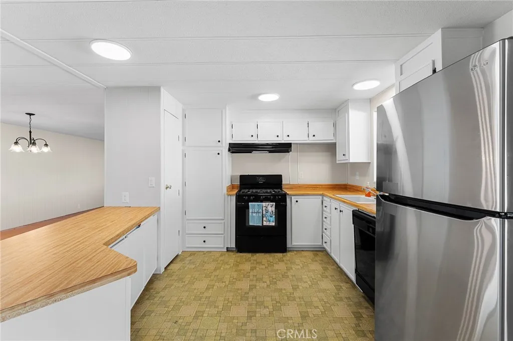 35218 Fir, Unit 30 Yucaipa, CA 92399 - Photo 16 of 41