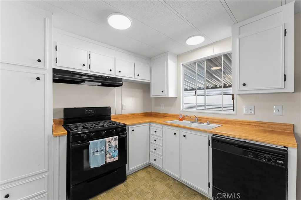 35218 Fir, Unit 30 Yucaipa, CA 92399 - Photo 18 of 41