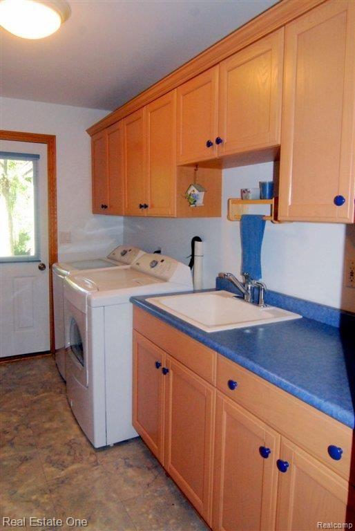 644 Rudgate Road Bloomfield Hills, MI 48304 - Photo 21 of 43 laundry.JPG