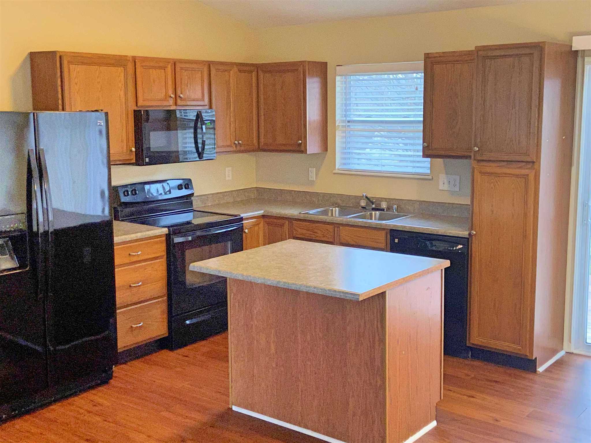 1597 Raintree Court Elsmere, KY 41018 - Photo 2 of 3