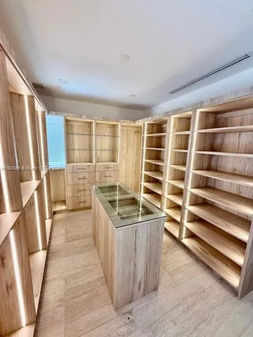 $15,000 | 58 Northeast 45th Street, Miami, FL 33137