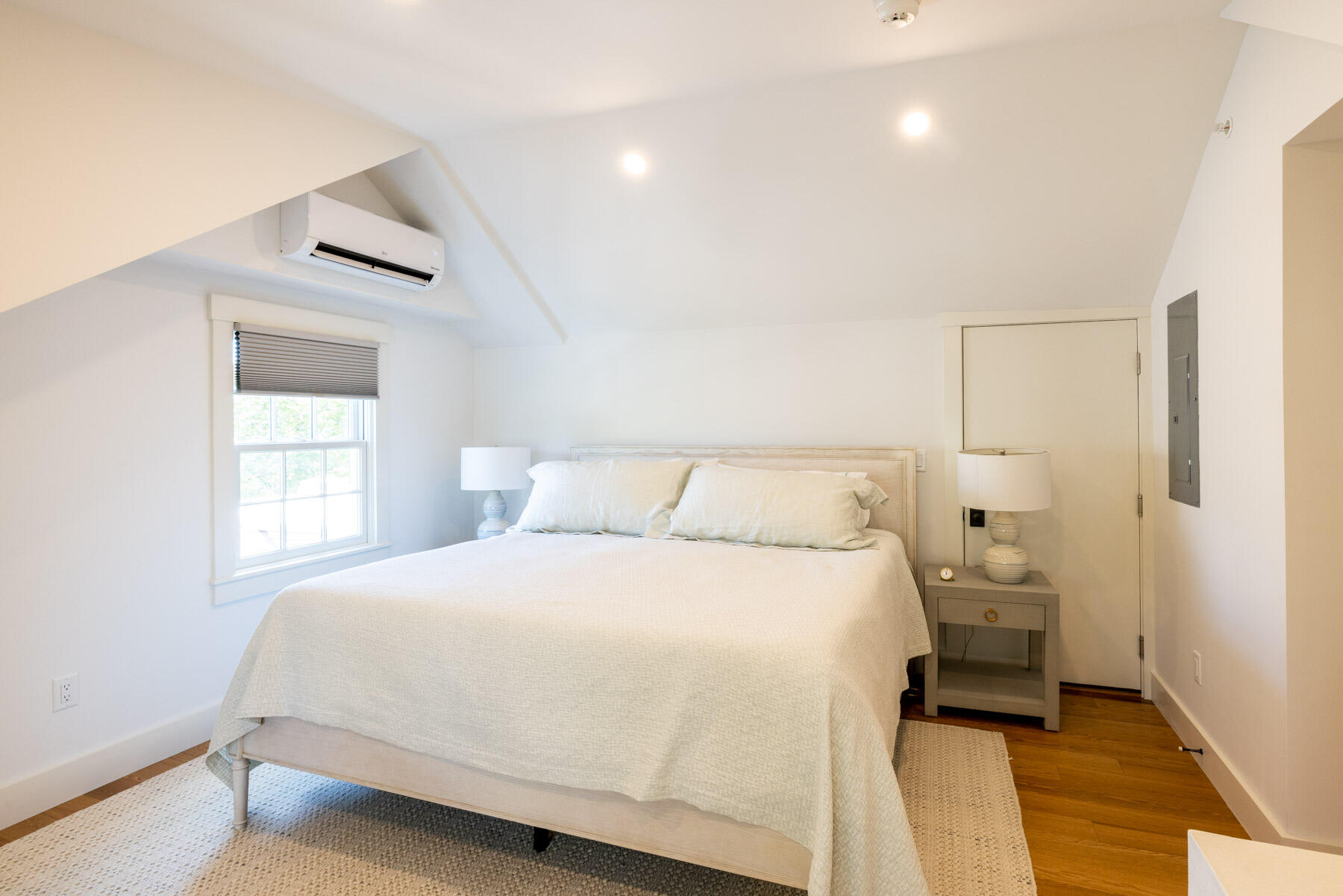 31 North Summer Street Edgartown, MA 02539 - Photo 12 of 16 22