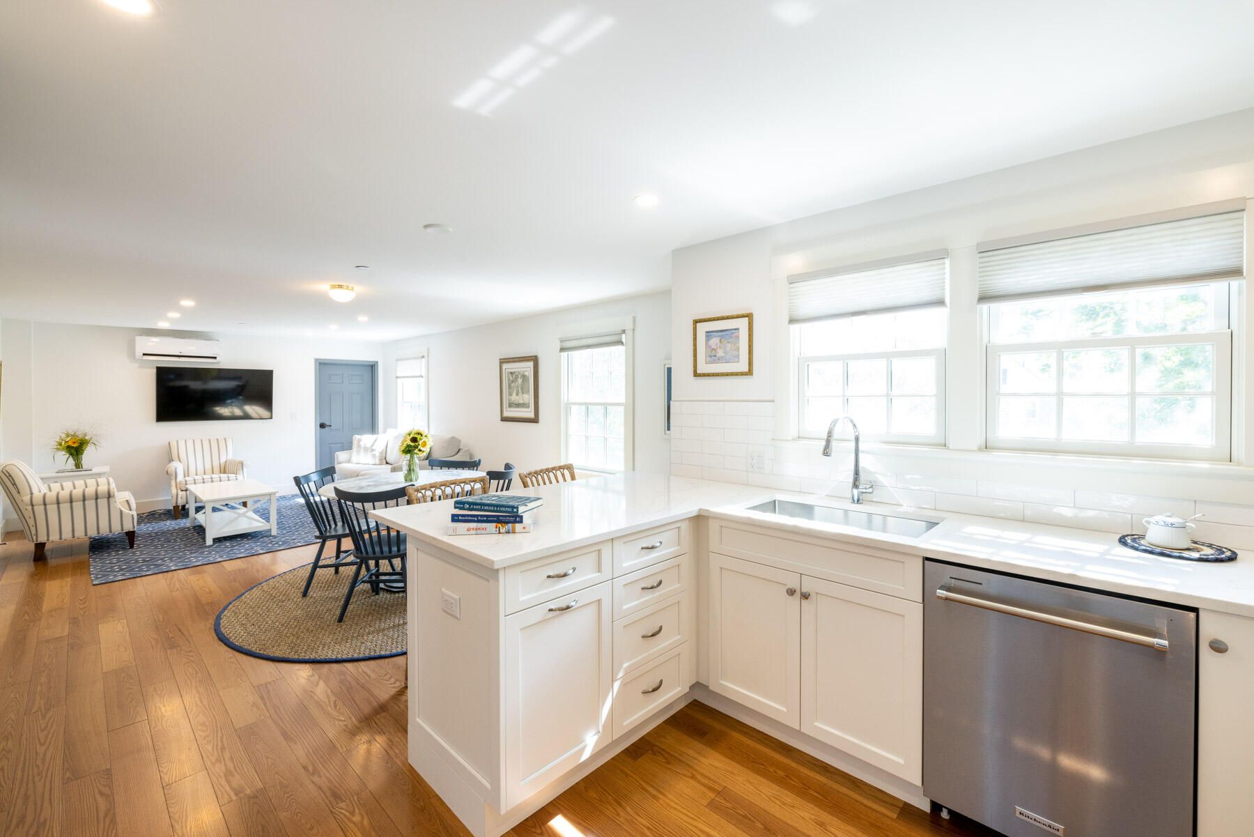 31 North Summer Street Edgartown, MA 02539 - Photo 13 of 16 12