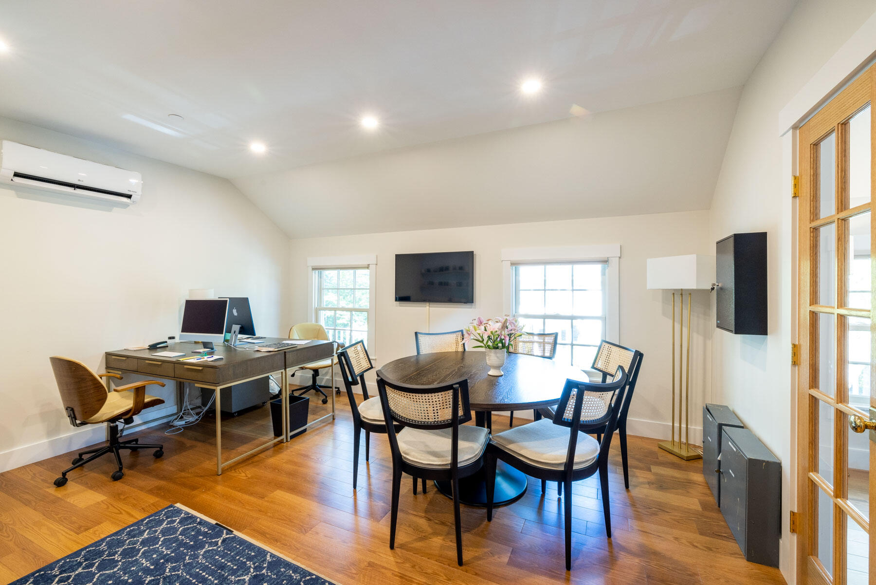 31 North Summer Street Edgartown, MA 02539 - Photo 9 of 16 17