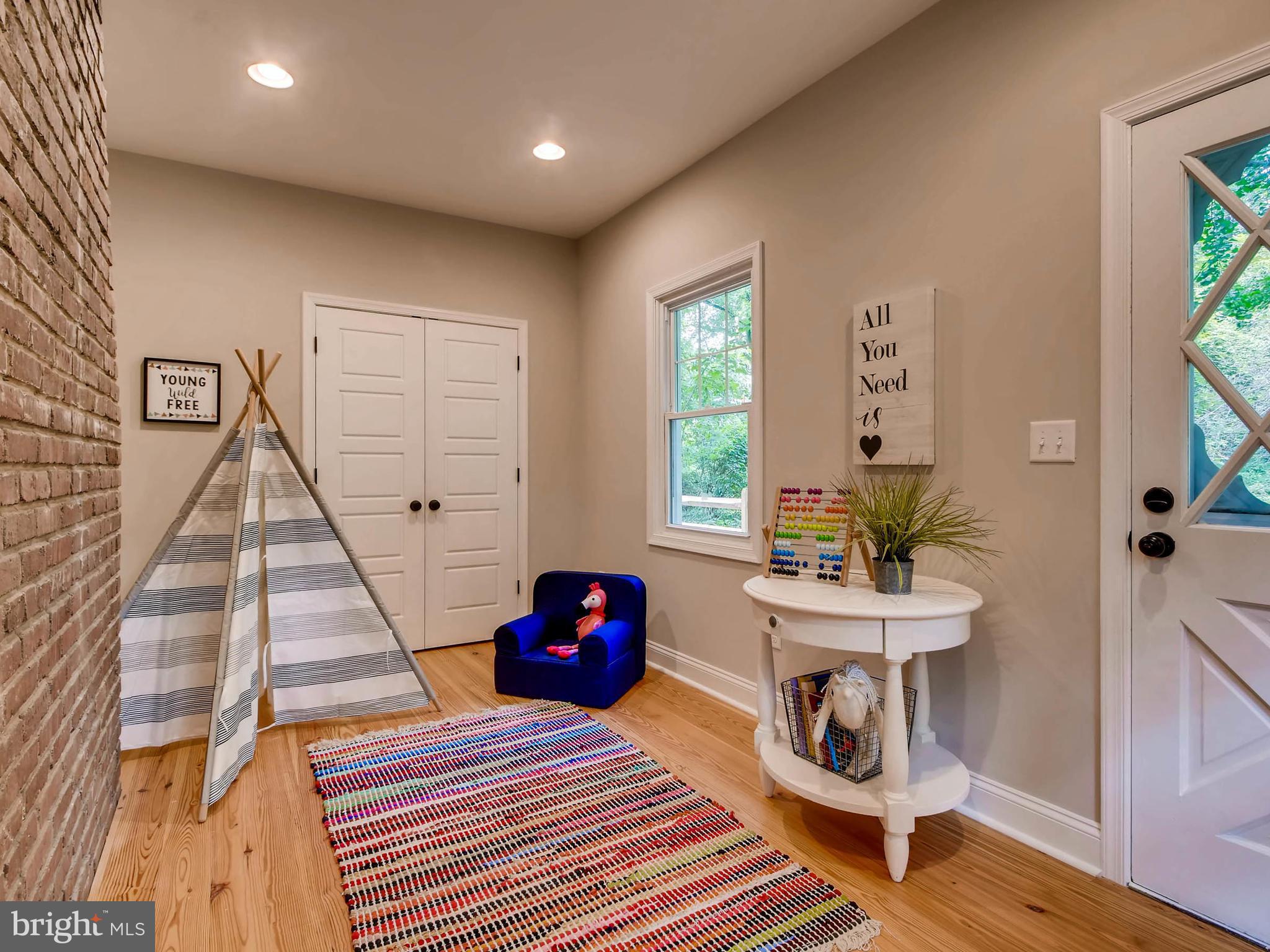 16 Overhill Road Baltimore, MD 21228 - Photo 17 of 30 Bonus room perfect for playroom, office or guests
