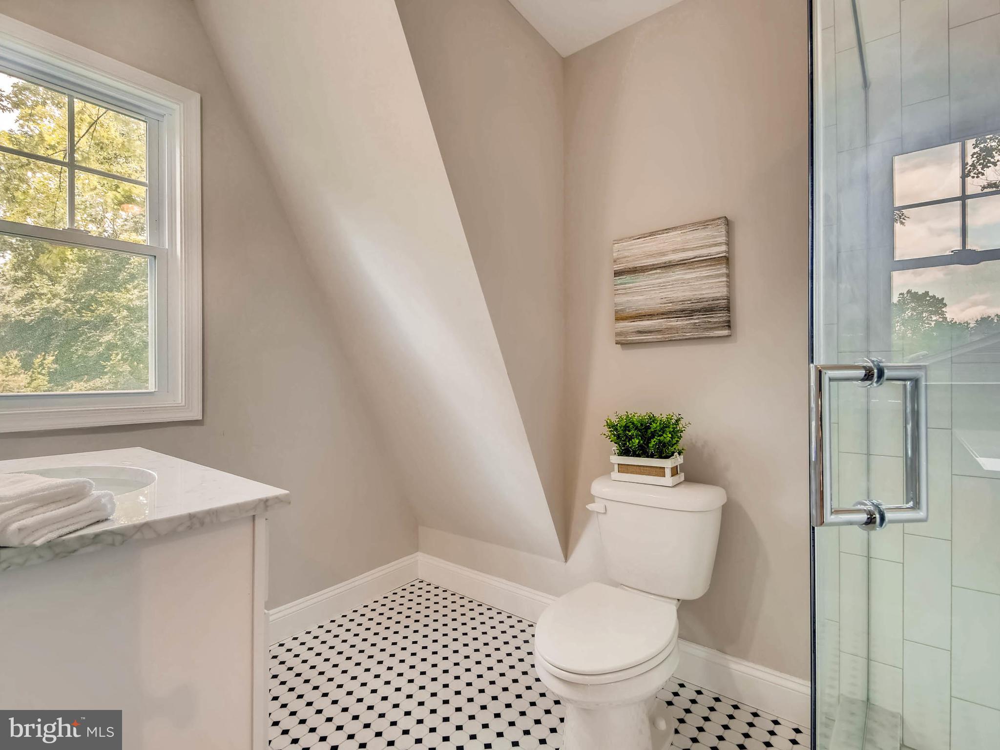 16 Overhill Road Baltimore, MD 21228 - Photo 26 of 30 Bath