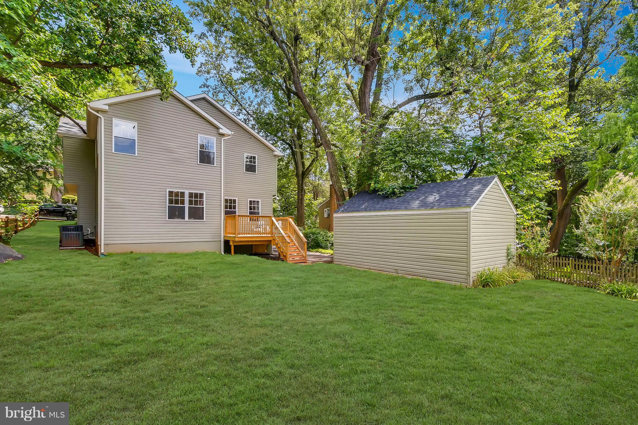 16 Overhill Road Baltimore, MD 21228 - Photo 28 of 30 Spacious, level rear yard