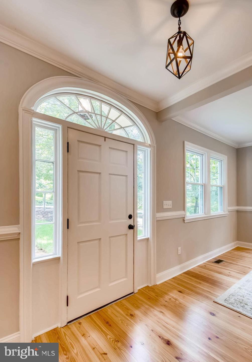 16 Overhill Road Baltimore, MD 21228 - Photo 5 of 30 Interior (General)