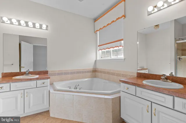 $625,000 | 920 Nathaniel Trail, Warminster, PA 18974