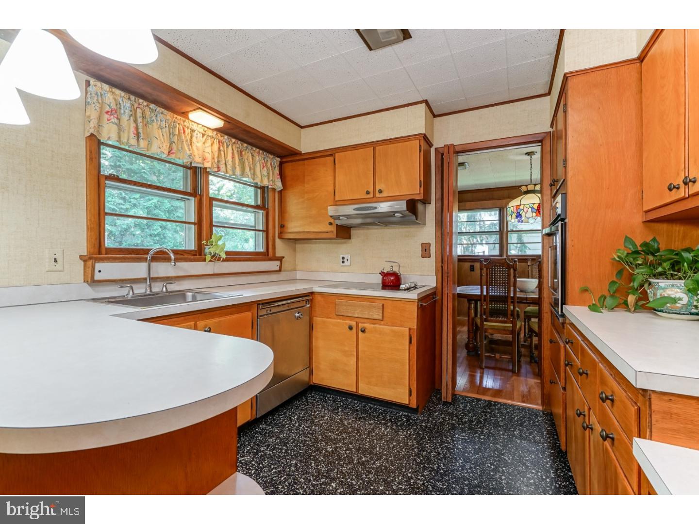 14 Oak Ridge Drive Haddonfield, NJ 08033 - Photo 7 of 23 Kitchen