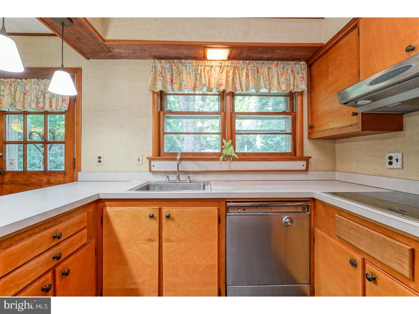 14 Oak Ridge Drive Haddonfield, NJ 08033 - Photo 9 of 23 Kitchen