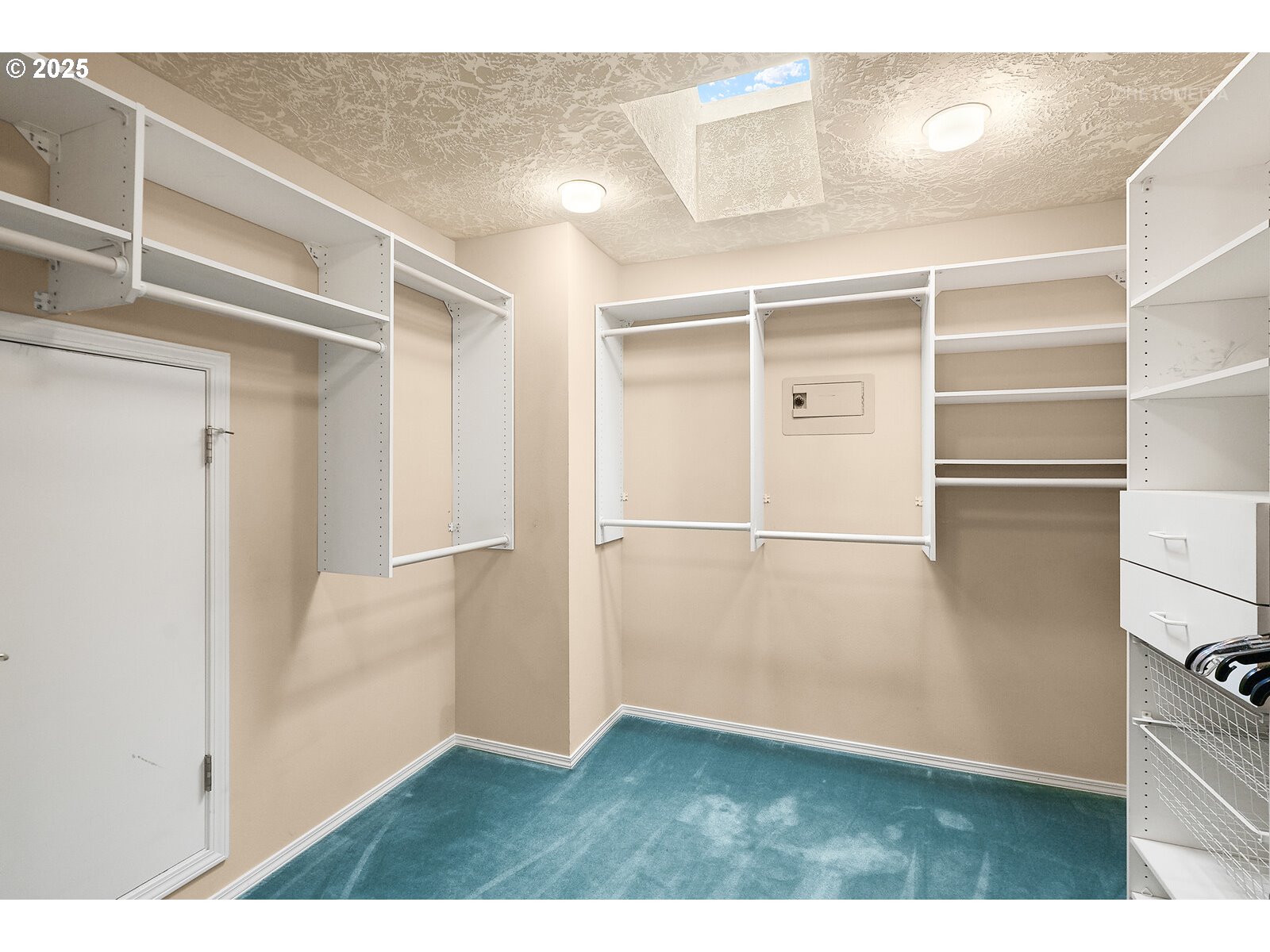 2525 Northwest 141st Place Portland, OR 97229 - Photo 34 of 48 a view of a room with wooden floor