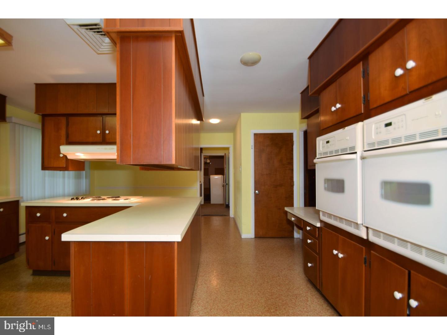 1180 Meadowbrook Road Southampton, PA 18966 - Photo 8 of 25 Kitchen