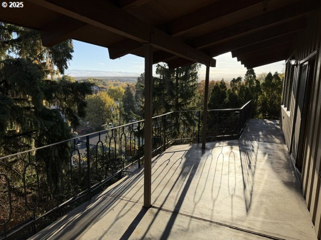 681 College Street Milton Freewater, OR 97862 - Photo 23 of 27 a view of balcony