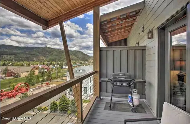$229,900 | 834 Mc Kinley Avenue West, Unit 403, Kellogg, ID 83837