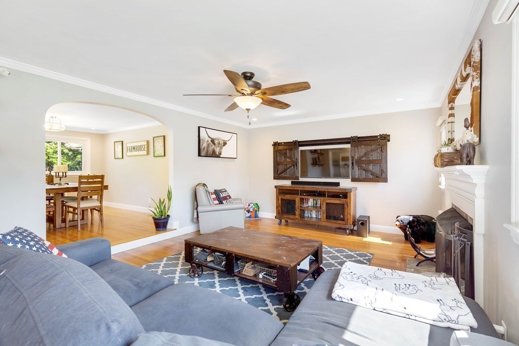 25 Wildwood Road Melrose, MA 02176 - Photo 5 of 26 Gallery Image 5