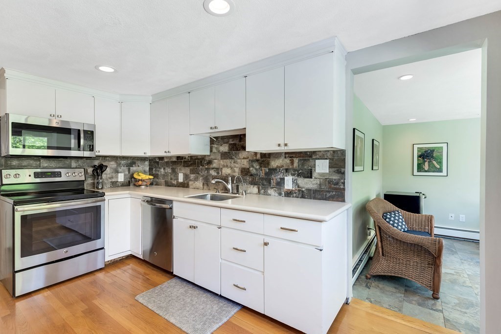 25 Wildwood Road Melrose, MA 02176 - Photo 9 of 26 Gallery Image 9