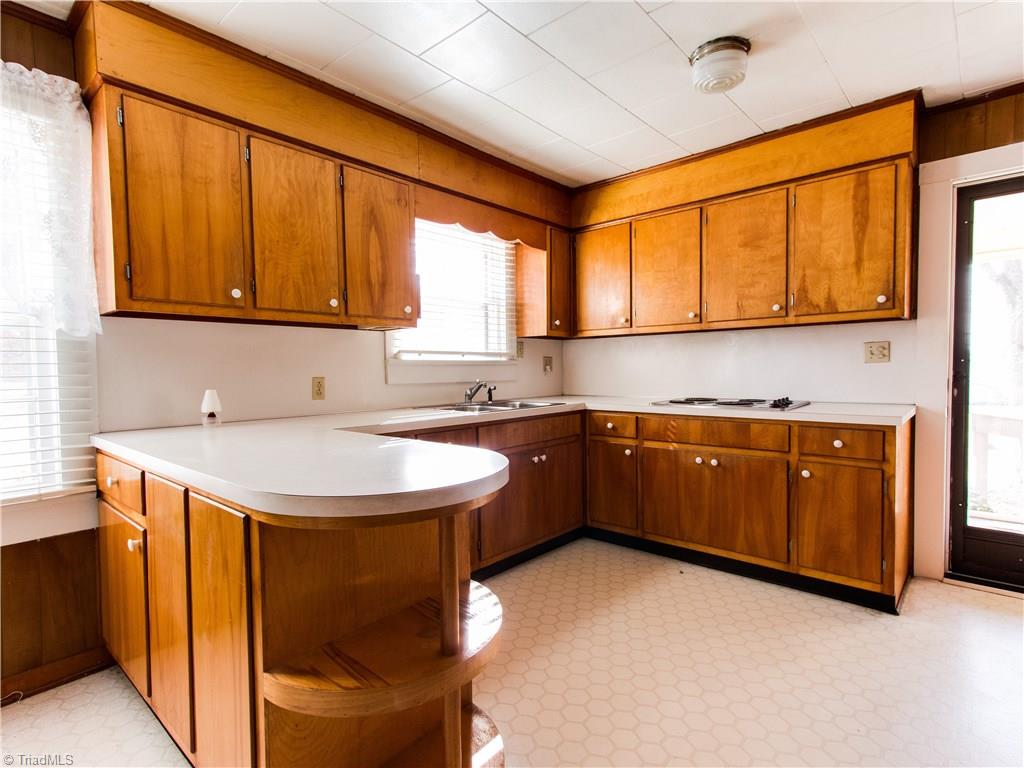 2108 Chestnut St Extension High Point, NC 27262 - Photo 4 of 24 Gallery Image 4
