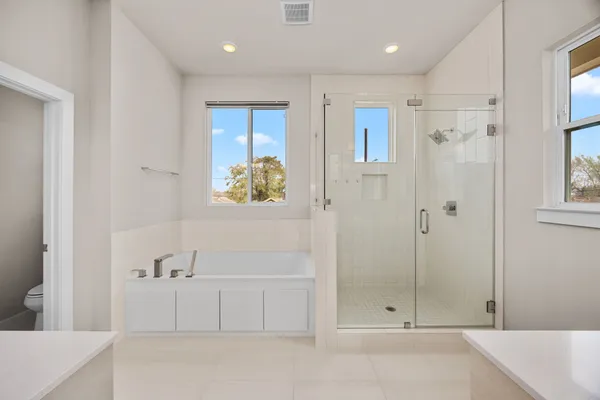 $2,375 | 4618 Nichols Street, Unit B, Houston, TX 77020