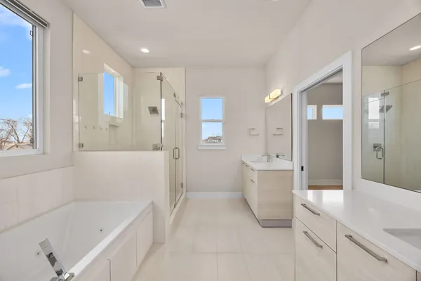 $2,375 | 4618 Nichols Street, Unit B, Houston, TX 77020
