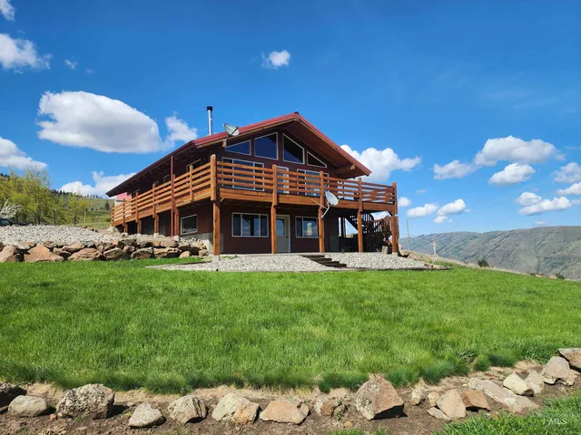 $675,000 | 1073 Doumecq Road, White Bird, ID 83554