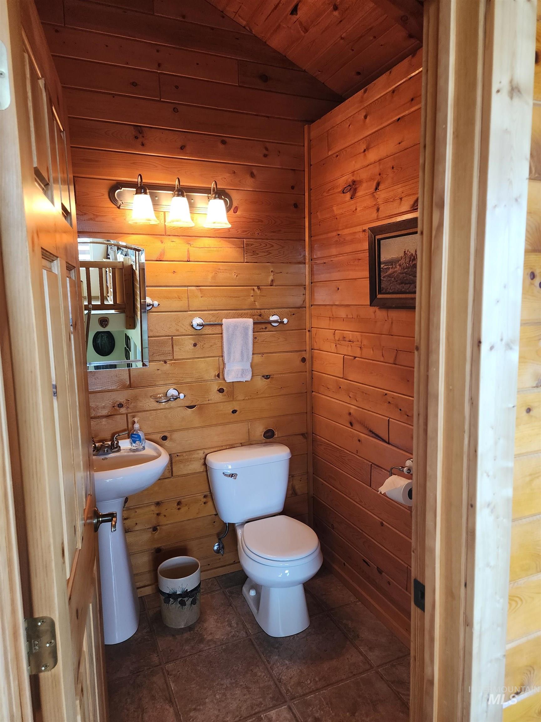 1073 Doumecq Road White Bird, ID 83554 - Photo 15 of 50