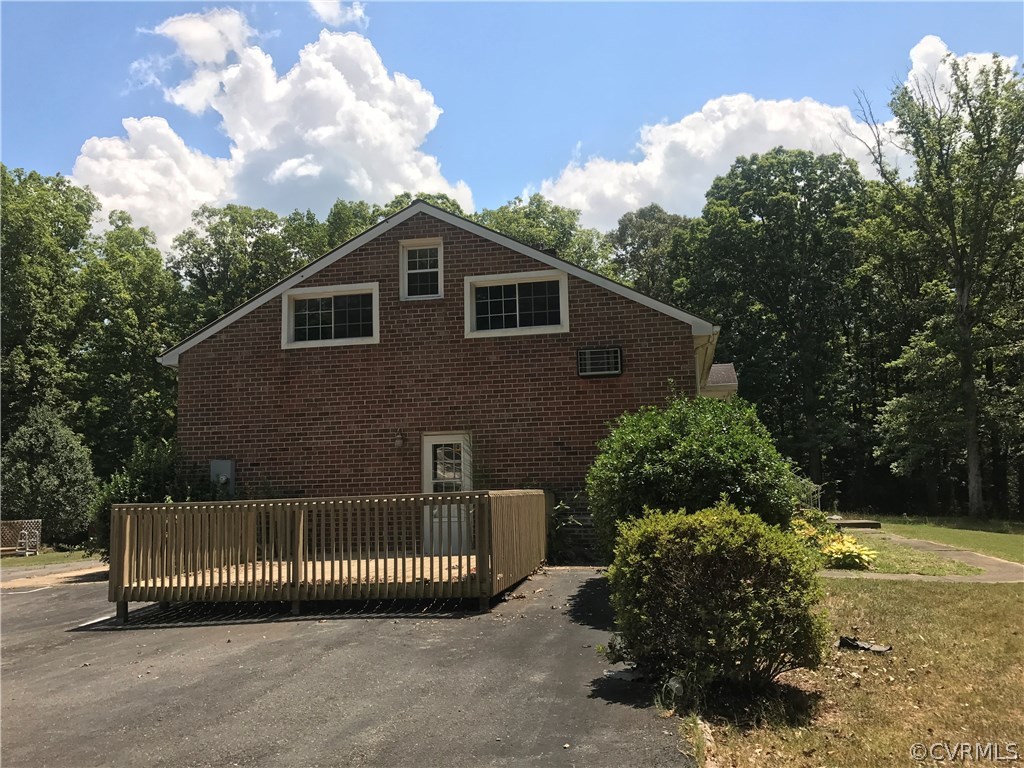 13460 Stage Road Lanexa, VA 23089 - Photo 3 of 27 Gallery Image 3