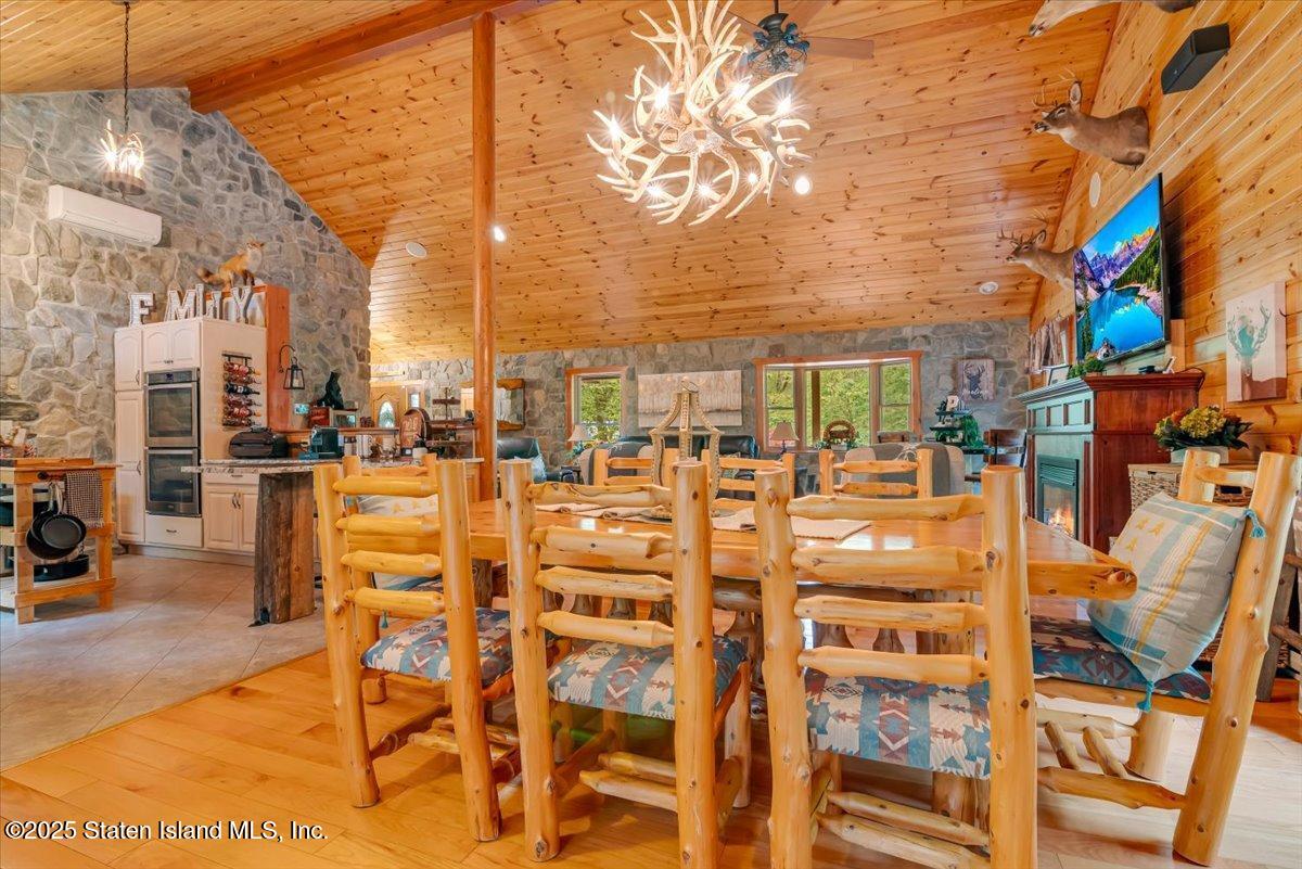 134 Split Rock Road Dingmans Ferry, PA 18328 - Photo 14 of 84 dining area