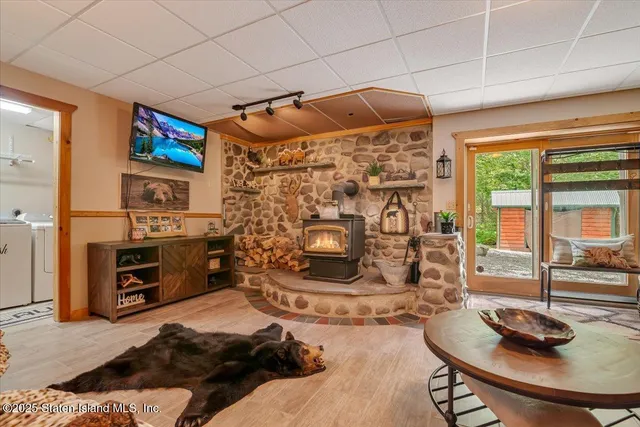 $799,969 | 134 Split Rock Road, Dingmans Ferry, PA 18328