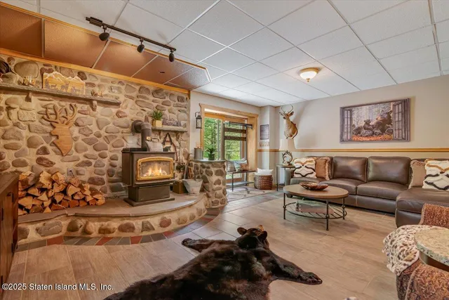 $799,969 | 134 Split Rock Road, Dingmans Ferry, PA 18328