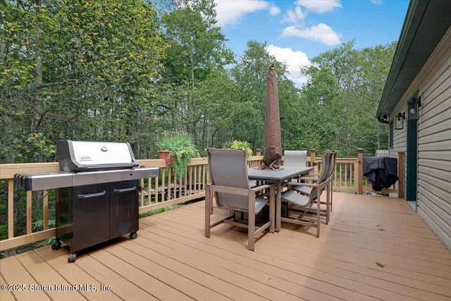 $799,969 | 134 Split Rock Road, Dingmans Ferry, PA 18328