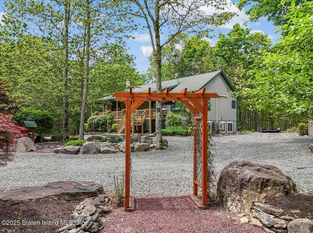 134 Split Rock Road Dingmans Ferry, PA 18328 - Photo 69 of 84 front drive