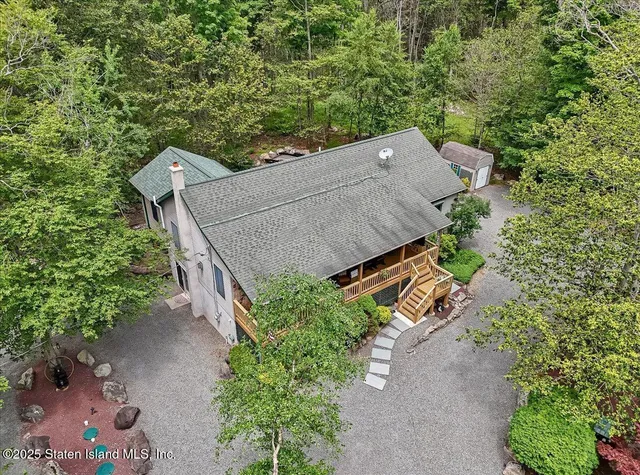 $799,969 | 134 Split Rock Road, Dingmans Ferry, PA 18328