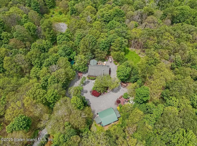 $799,969 | 134 Split Rock Road, Dingmans Ferry, PA 18328