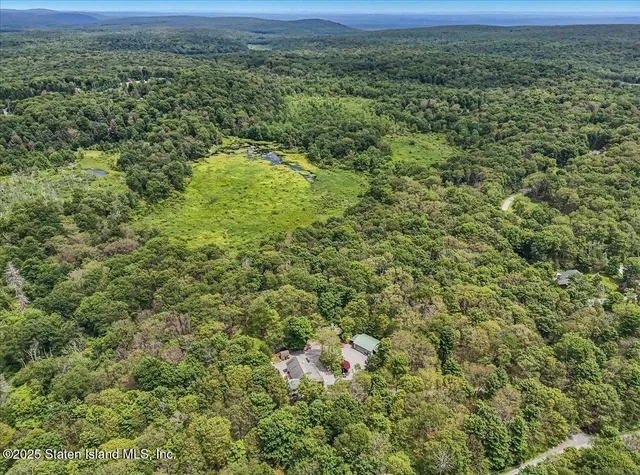 $799,969 | 134 Split Rock Road, Dingmans Ferry, PA 18328