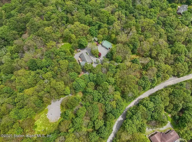 $799,969 | 134 Split Rock Road, Dingmans Ferry, PA 18328