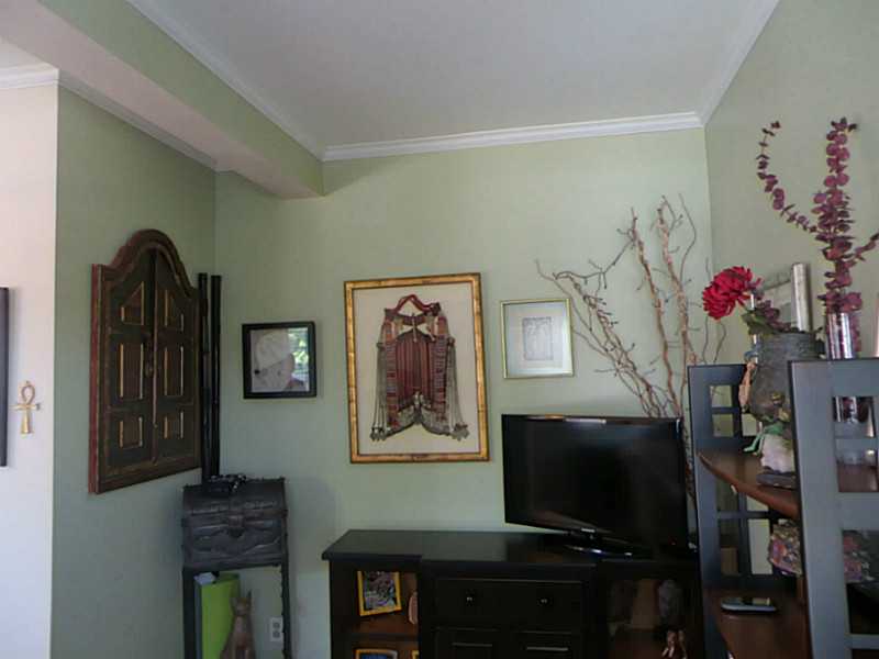 54 Friendship Street, Unit B3 Westerly, RI 02891 - Photo 14 of 25 Living Room.